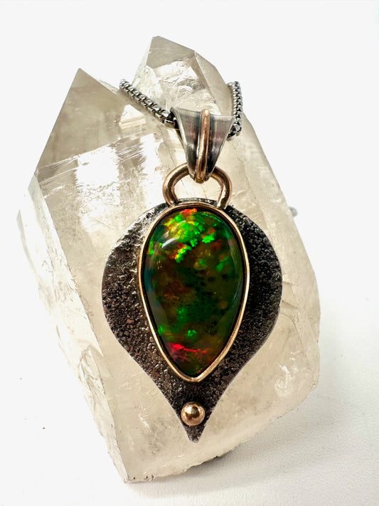 Dragons Eye opal pendant