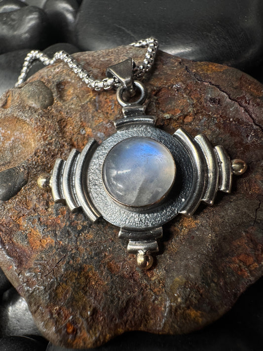 Echoes moonstone pendant