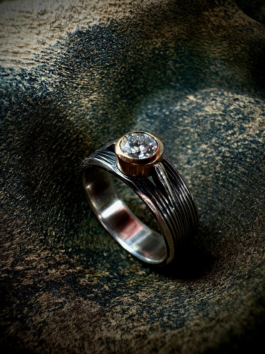 Moissanite Woven ring size 8