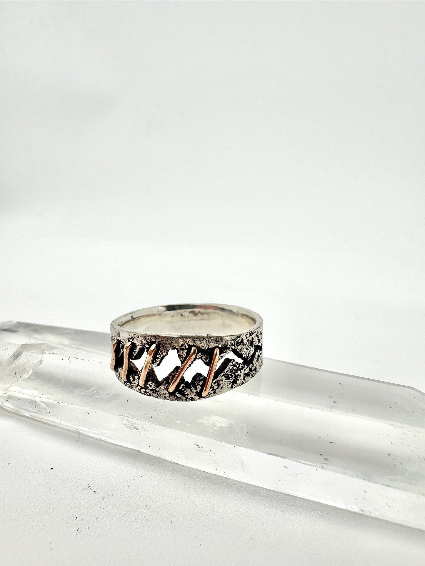 "gimme a minute, I'll be right there" ring