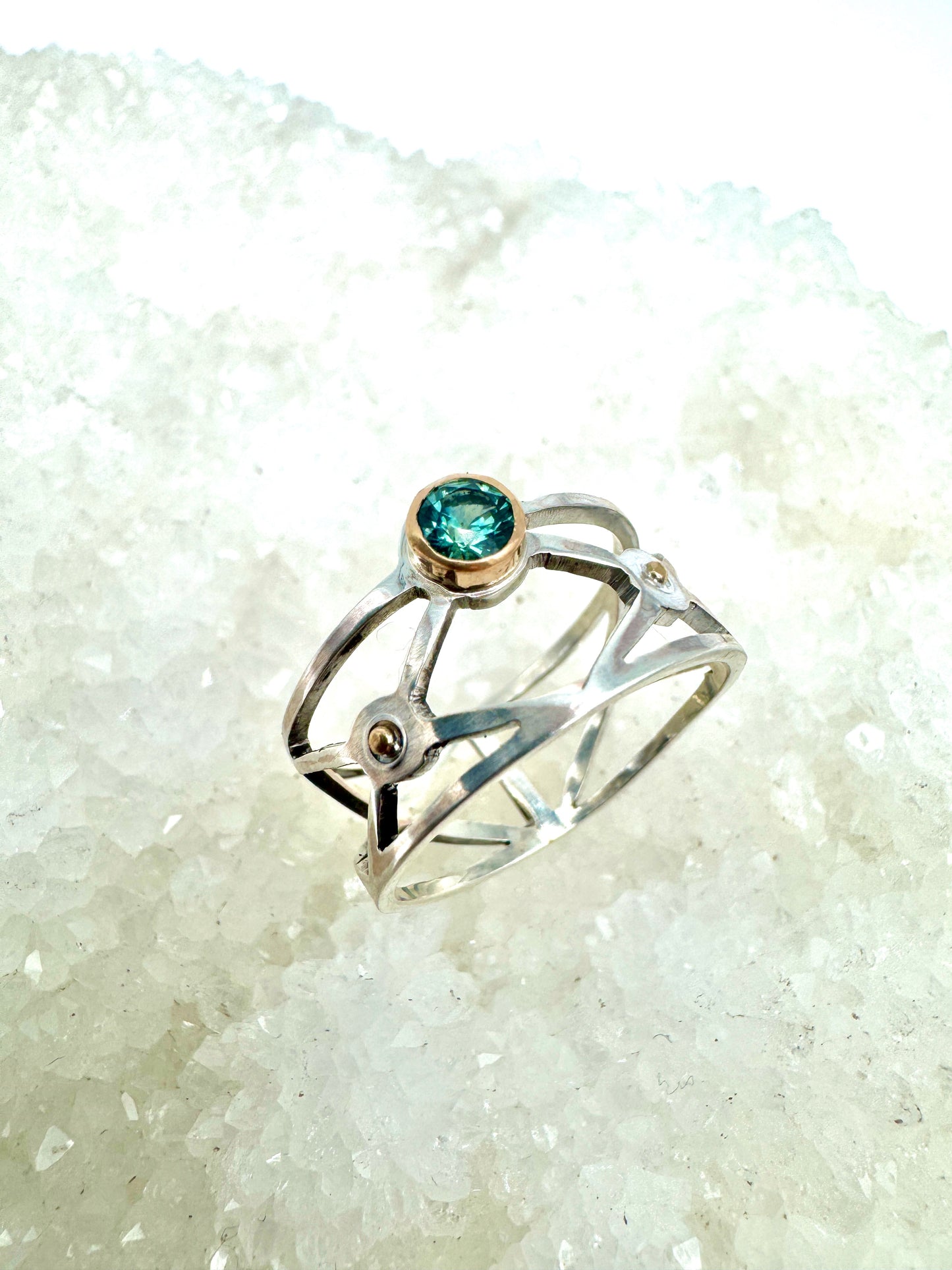Bridge ring Sapphire size 7.5