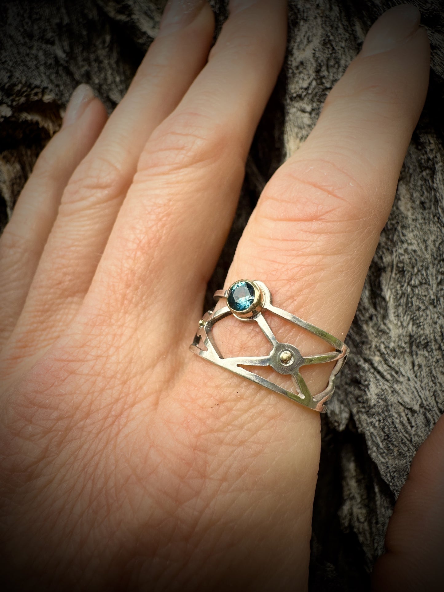 Bridge ring Sapphire size 7.5