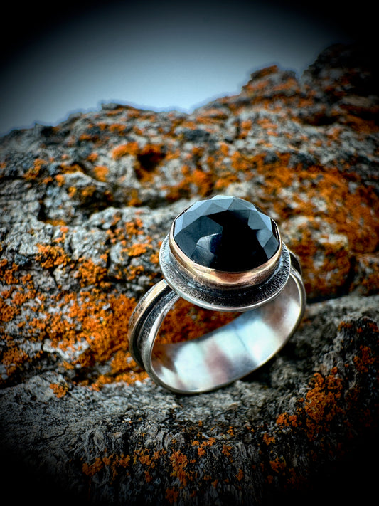 Spinel Reverse band ring size 8