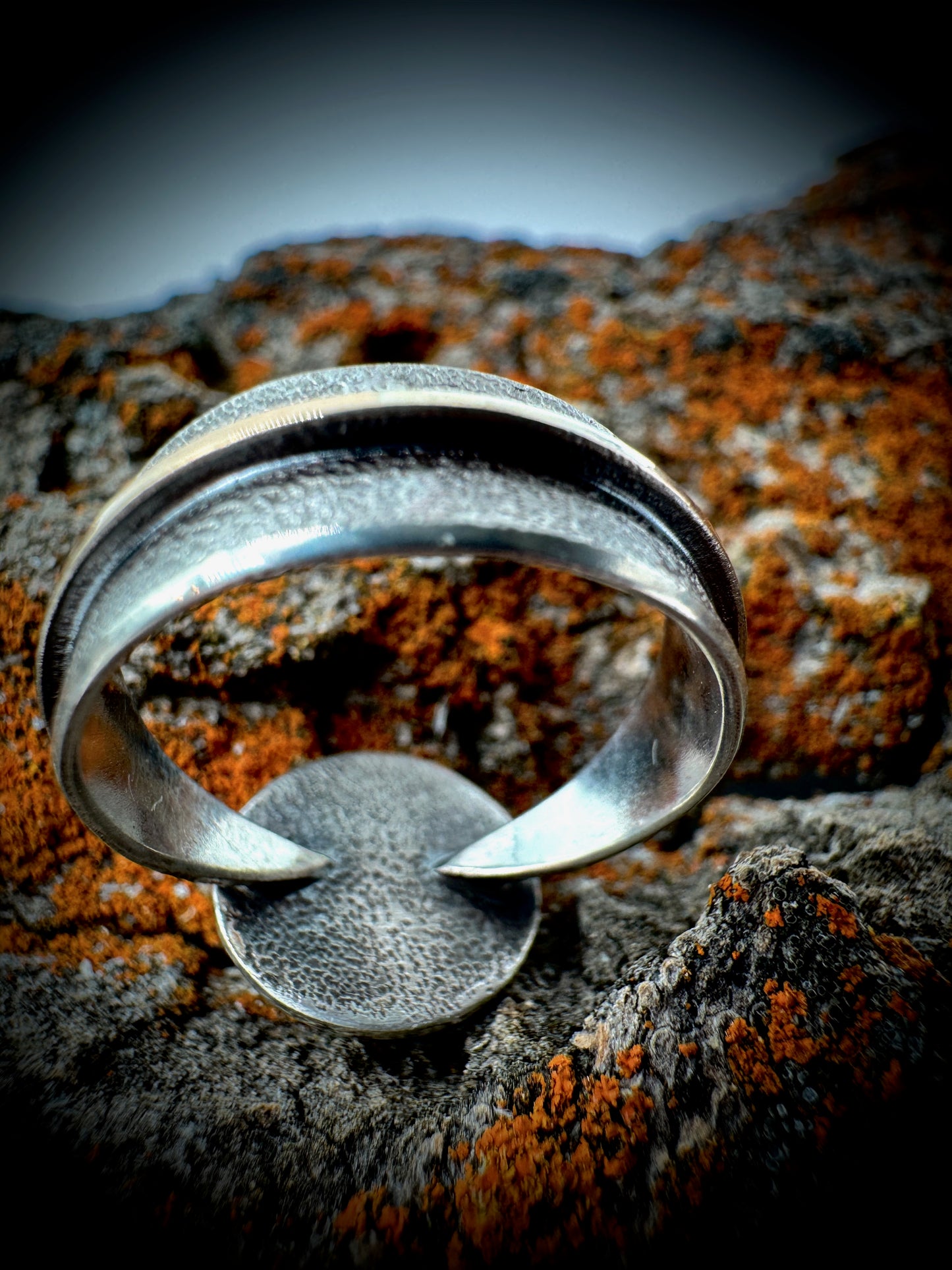 Spinel Reverse band ring size 8