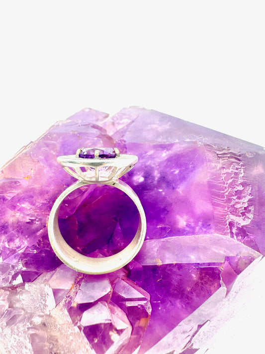 Eye of the Beholder Amethys Ring, size 8