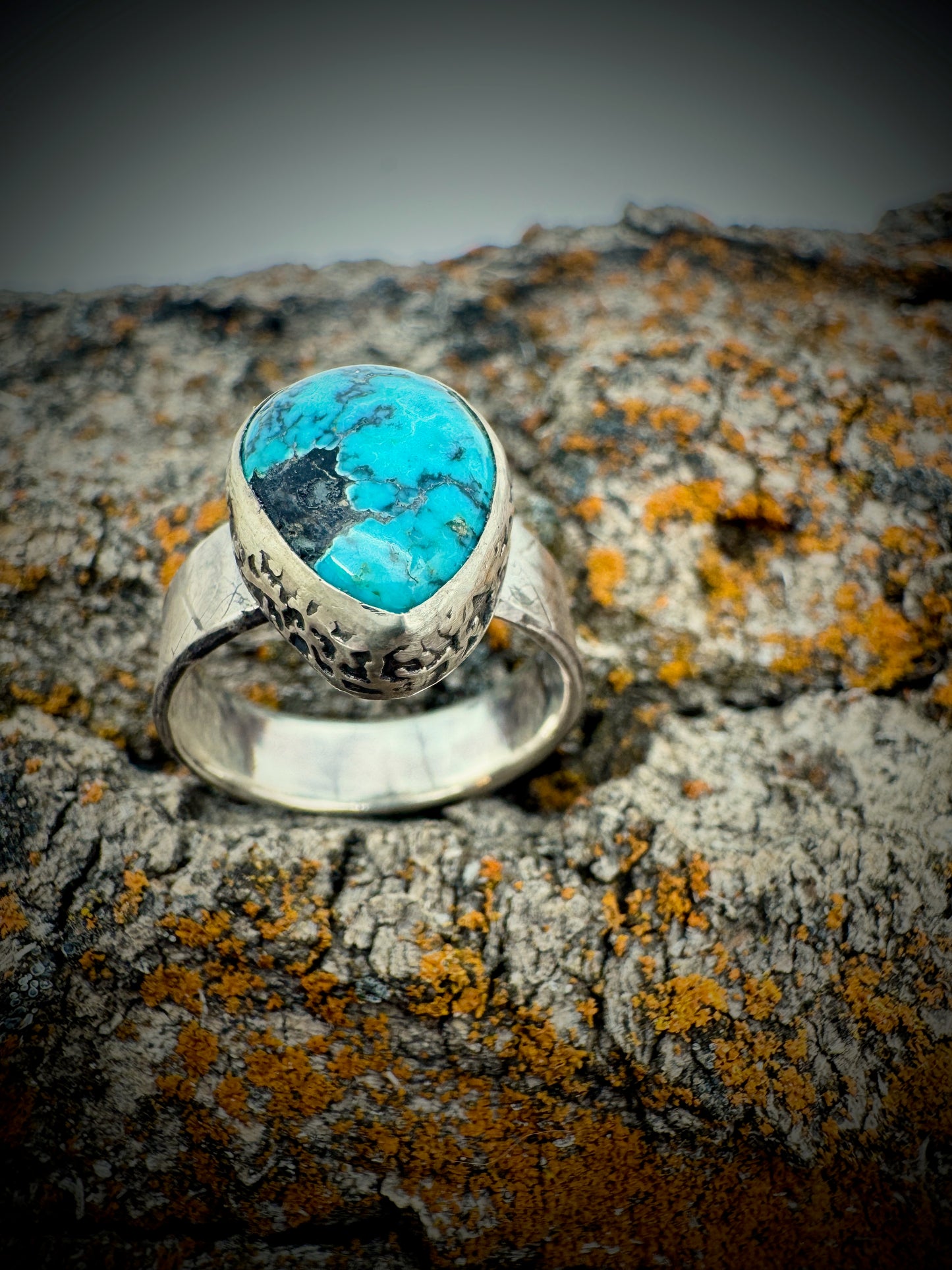 Turquoise leaf patterned ring size 8.5