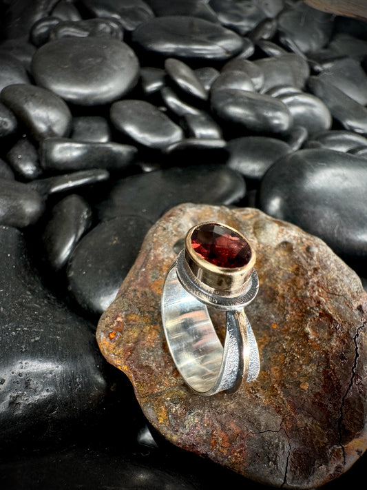 Andesine reverse band ring size 7