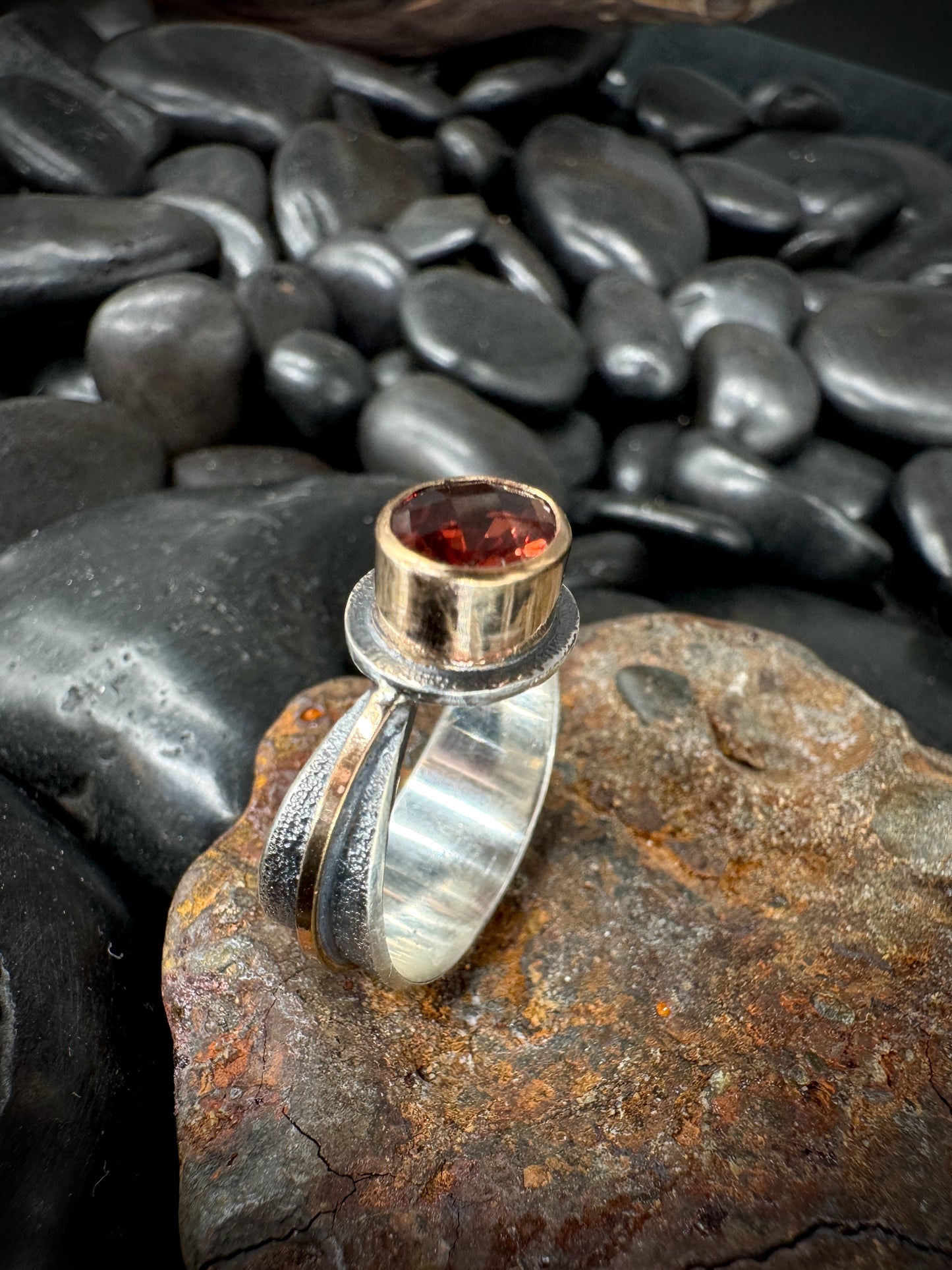 Andesine reverse band ring size 7