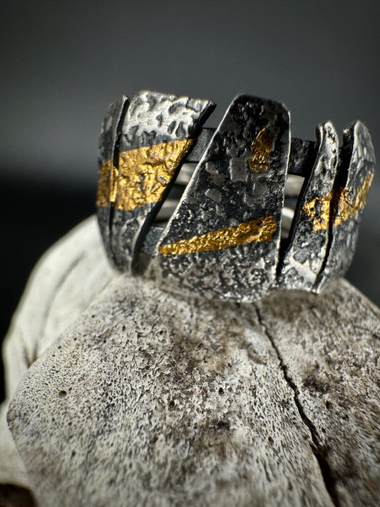 Golden particle ring size 11
