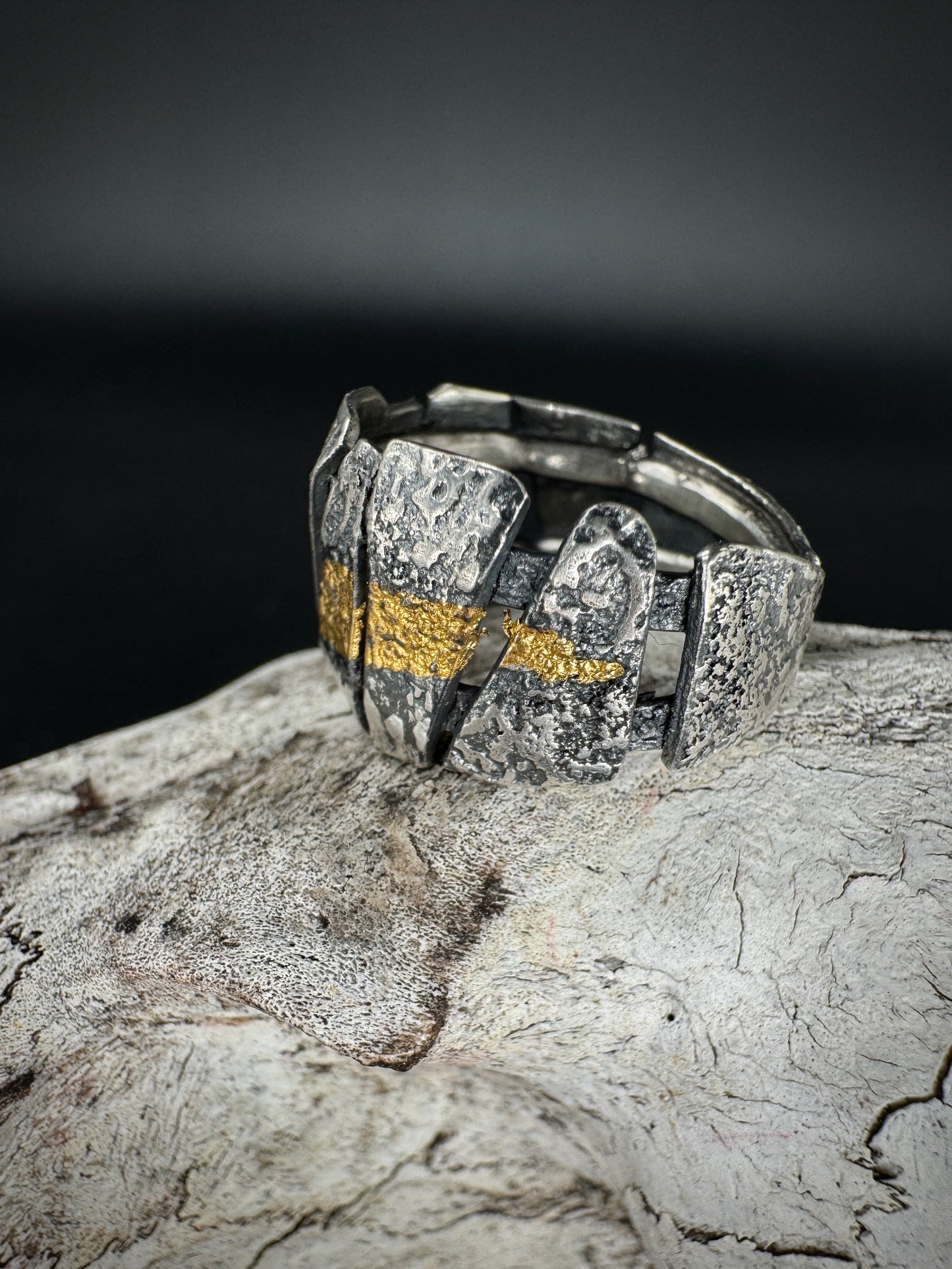 Golden particle ring size 11