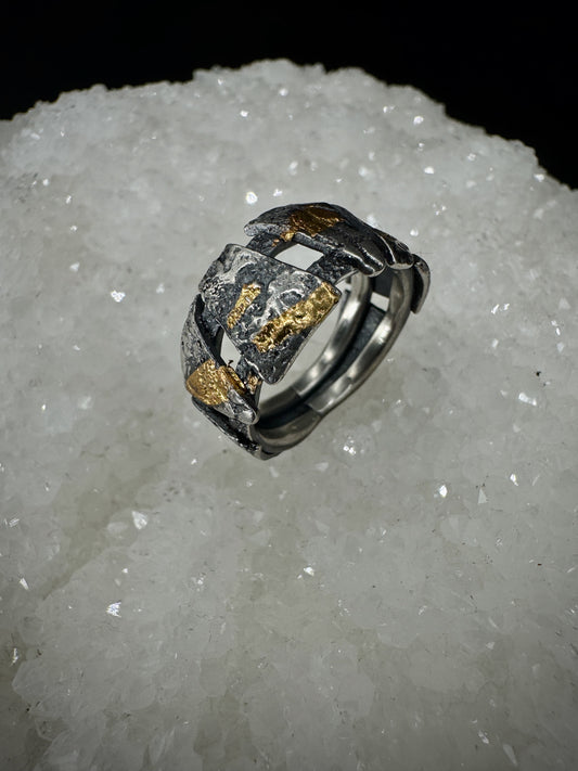 Golden particle ring size 7