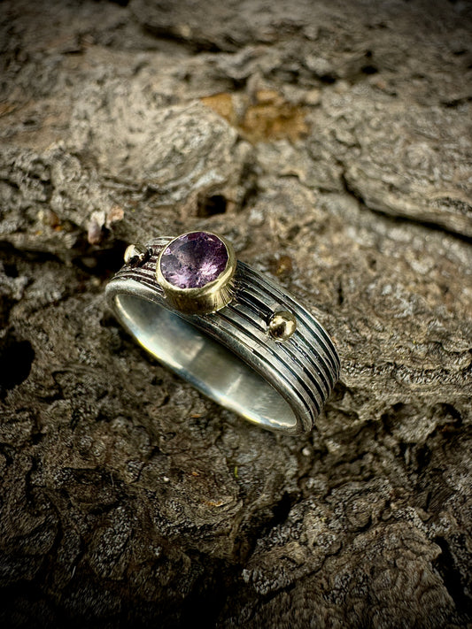 Lavender Mahenge Spinel Woven gold and silver ring size 8