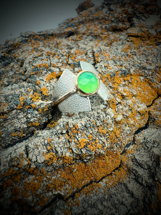 Chrysoprase butterfly ring, size 8