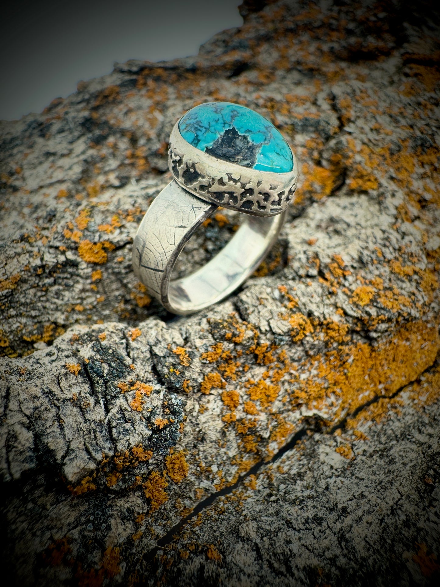 Turquoise leaf patterned ring size 8.5